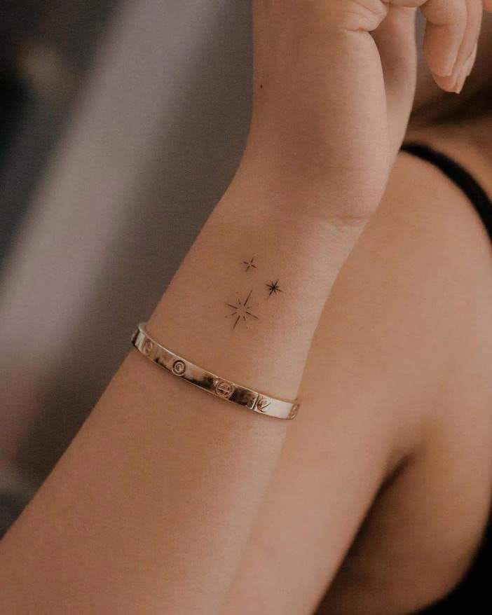 minimal simple tattoo wirst